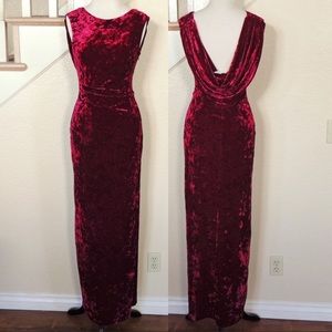 Vince Camuto gorgeous velvet gown